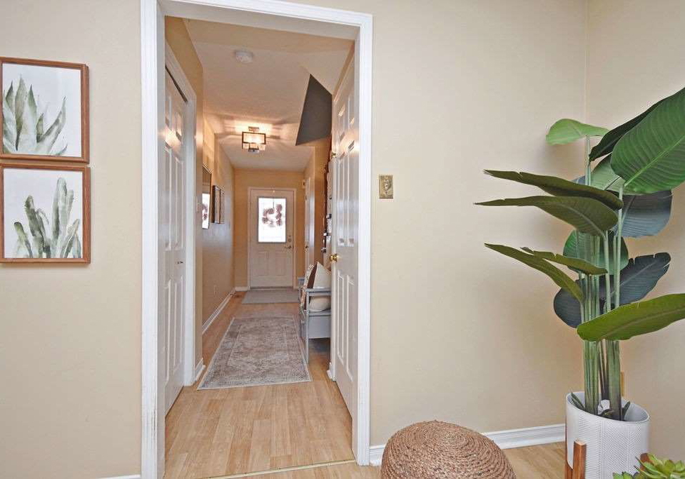 68-oakridge-court-east-gwillimbury-ontario-n5478237