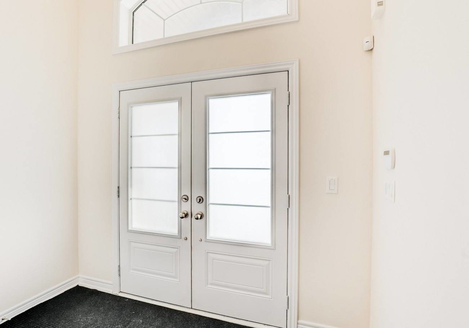 8-eastgrove-square-east-gwillimbury-ontario-n5502746
