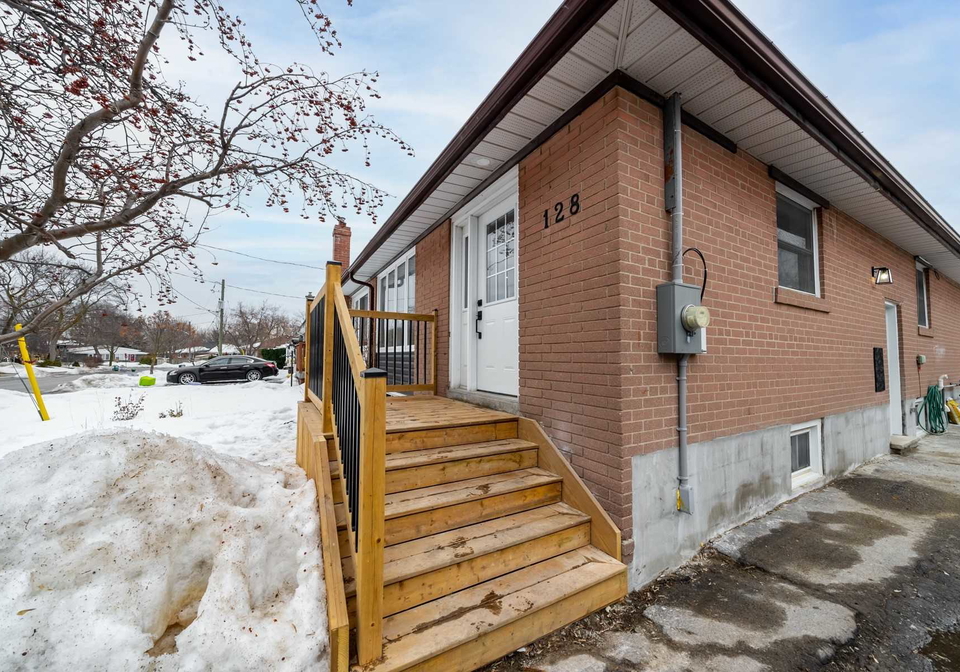 128-sheldon-avenue-newmarket-ontario-n5505363