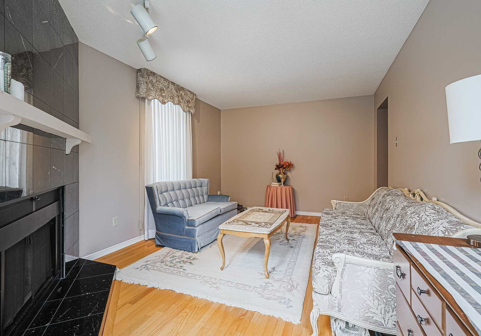 45-marcus-crescent-markham-ontario-n5511012