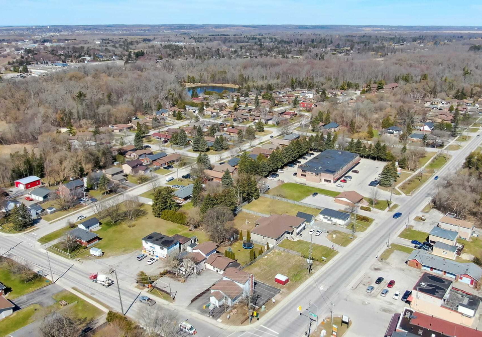 2-bradford-street-east-gwillimbury-ontario-n5569650