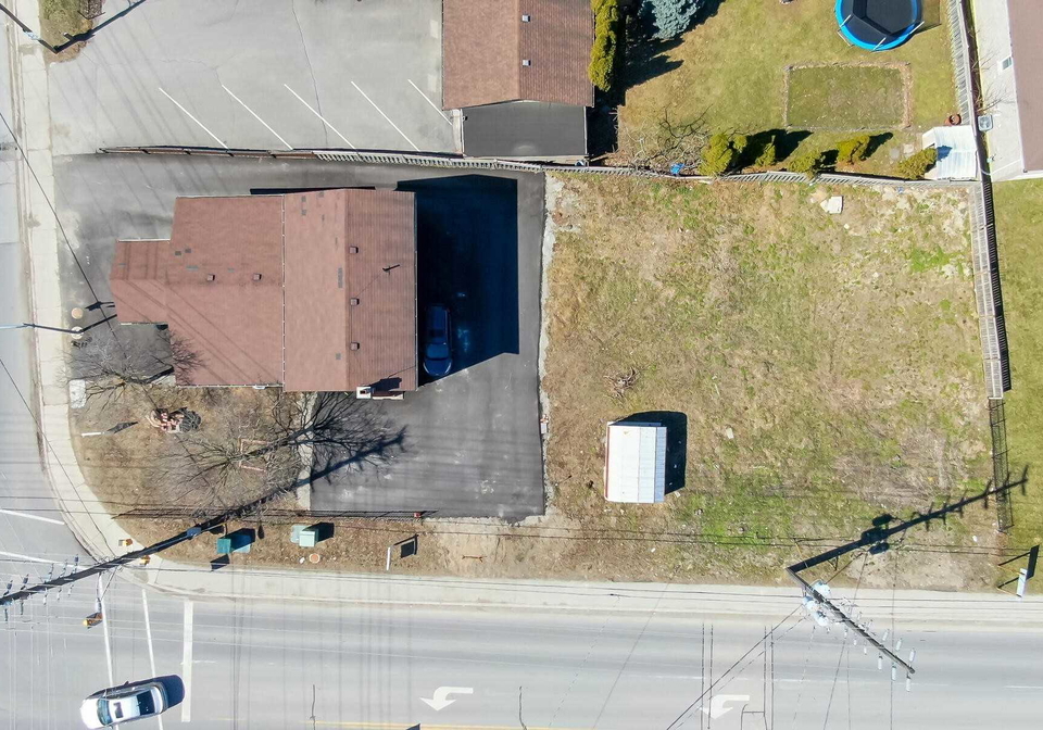 2-bradford-street-east-gwillimbury-ontario-n5569650