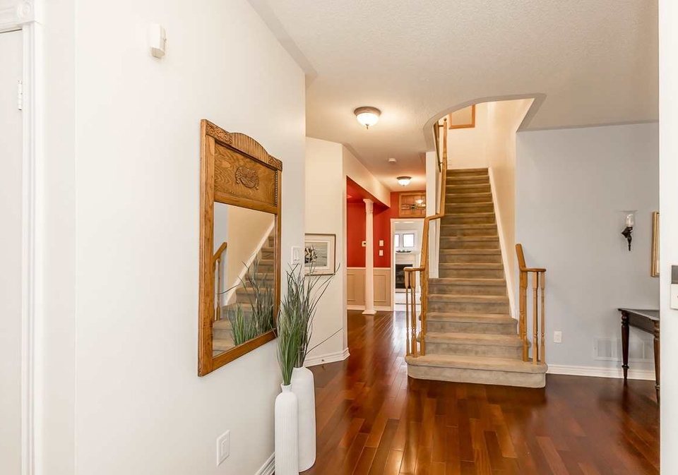 218-paxton-crescent-newmarket-ontario-n5579562