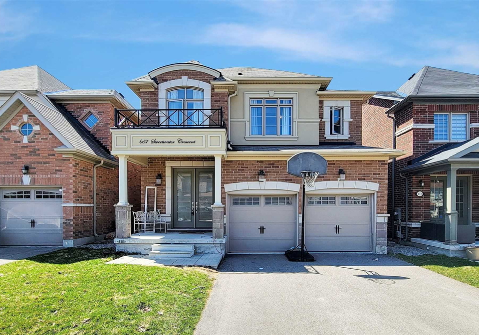 657-sweetwater-crescent-newmarket-ontario-n5587302