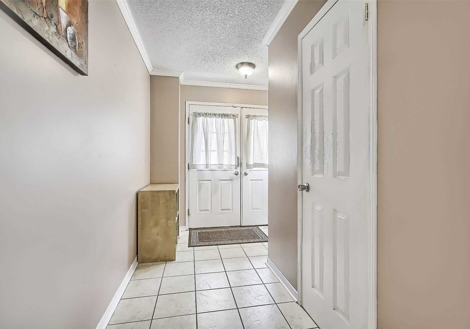 97-clearmeadow-boulevard-newmarket-ontario-n5595181
