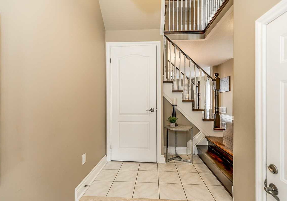 145-millcliff-circle-aurora-ontario-n5613473