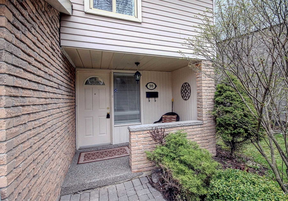 98-henderson-drive-aurora-ontario-n5654030