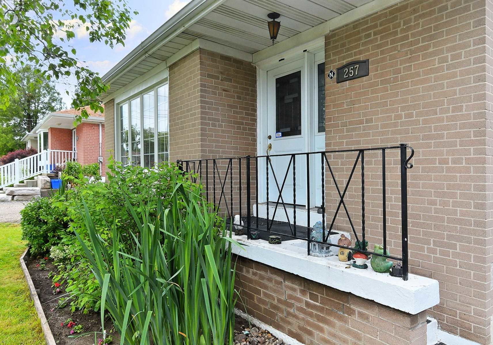 257-silverbirch-drive-newmarket-ontario-n5696031