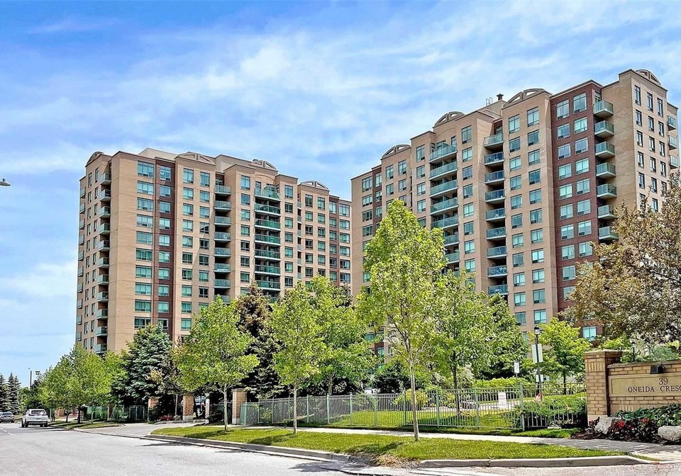 11-oneida-crescent-e-richmond-hill-ontario-n5869133