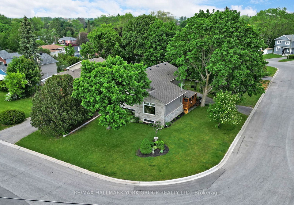 15-webster-drive-aurora-ontario-n6089720