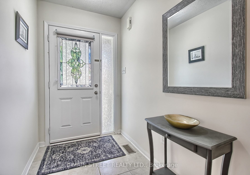 211-chilcott-crescent-newmarket-ontario-n6668136