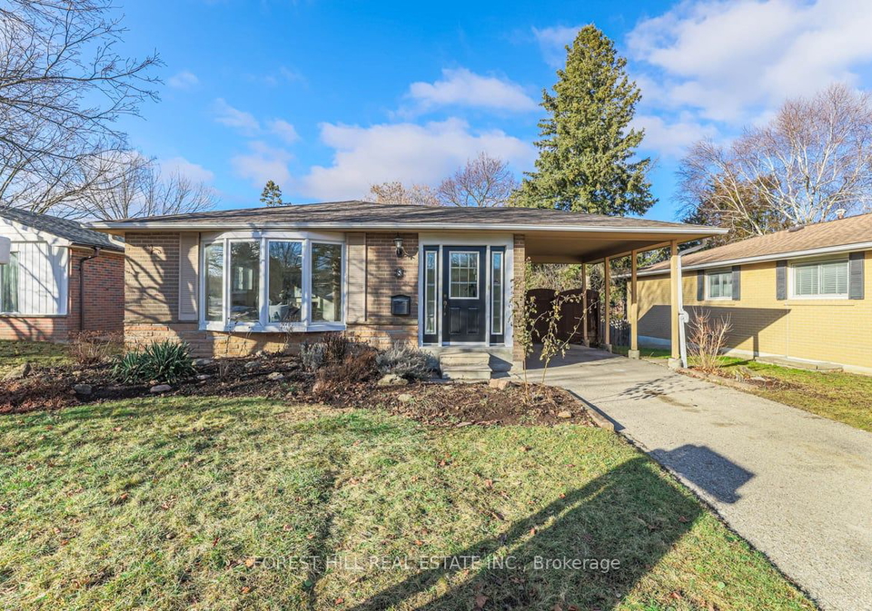 8-devins-drive-aurora-ontario-n8048188