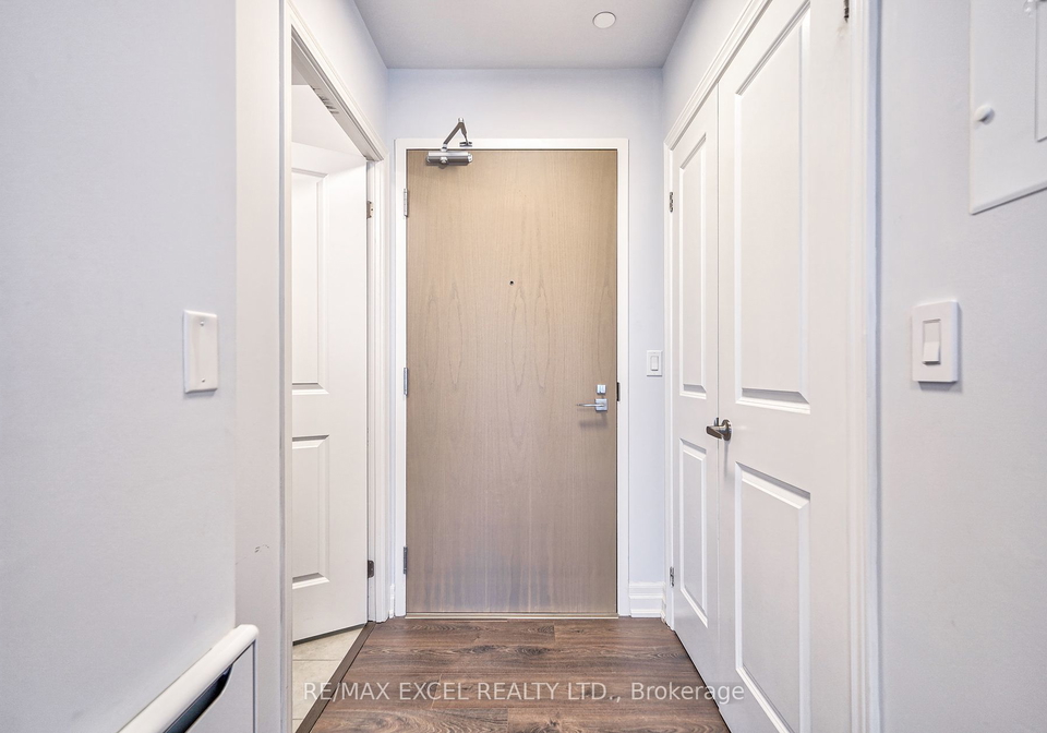 8-rough-valley-drive-w-markham-ontario-n8106896