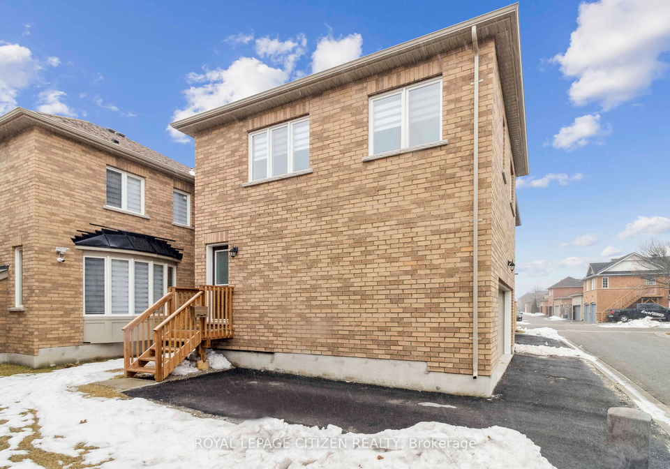 526-whites-hill-avenue-markham-ontario-n8155634