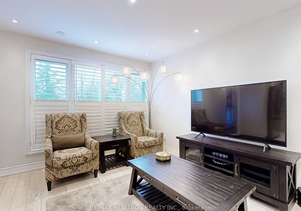 226-browndale-crescent-richmond-hill-ontario-n8292988