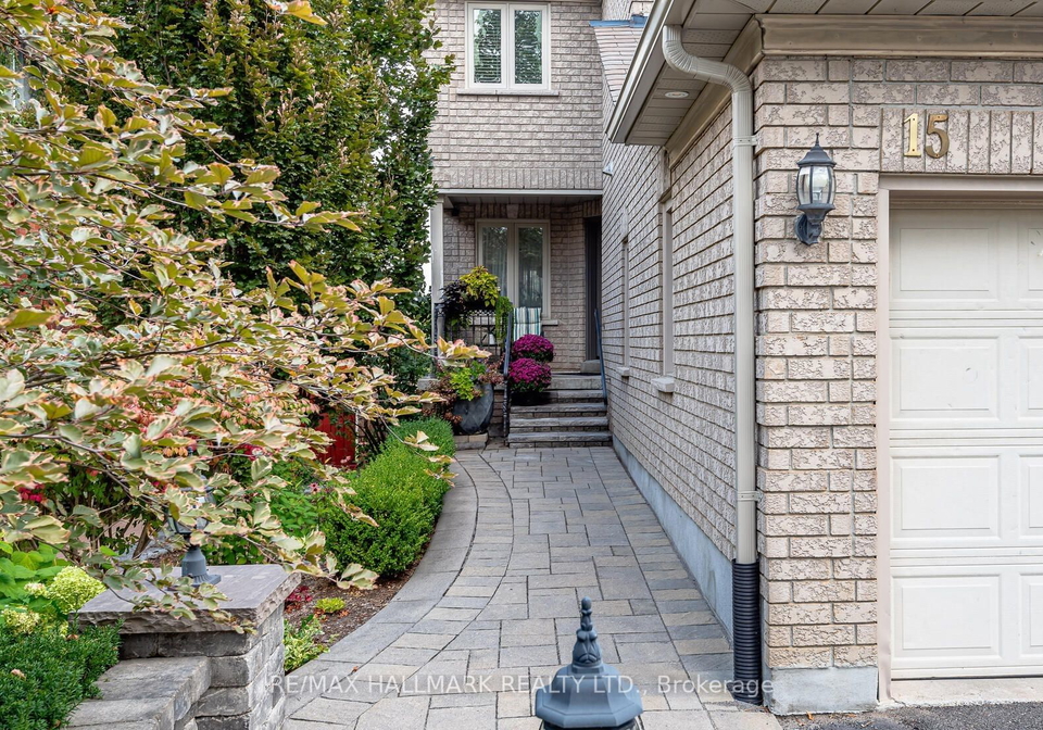 15-fife-road-aurora-ontario-n8364730
