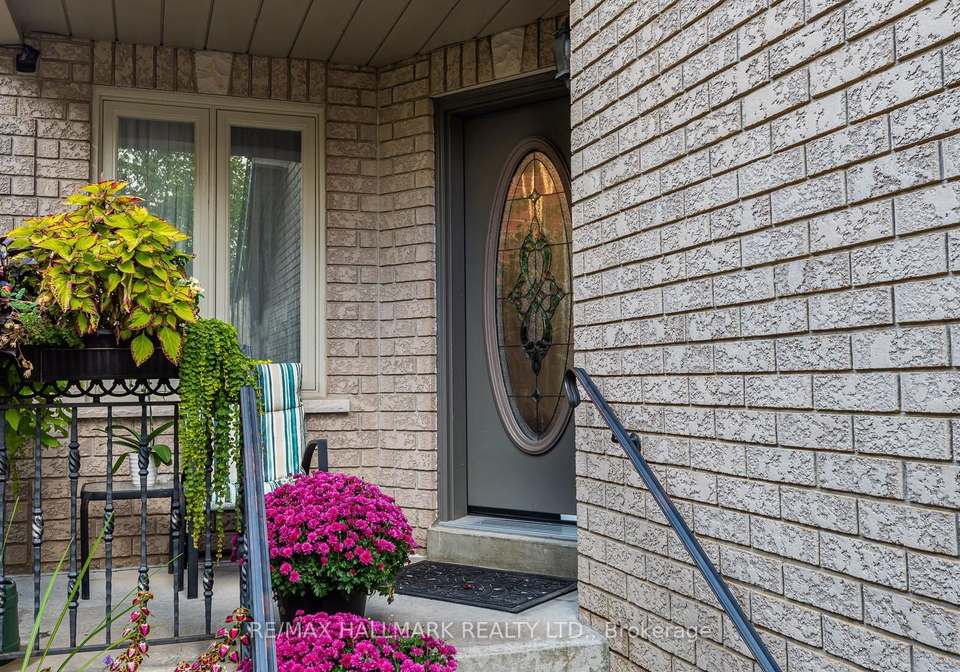 15-fife-road-aurora-ontario-n8364730