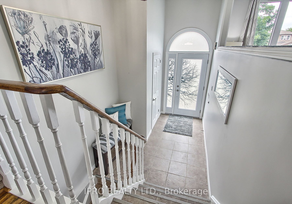 39-crown-crescent-bradford-west-gwillimbury-ontario-n8444976