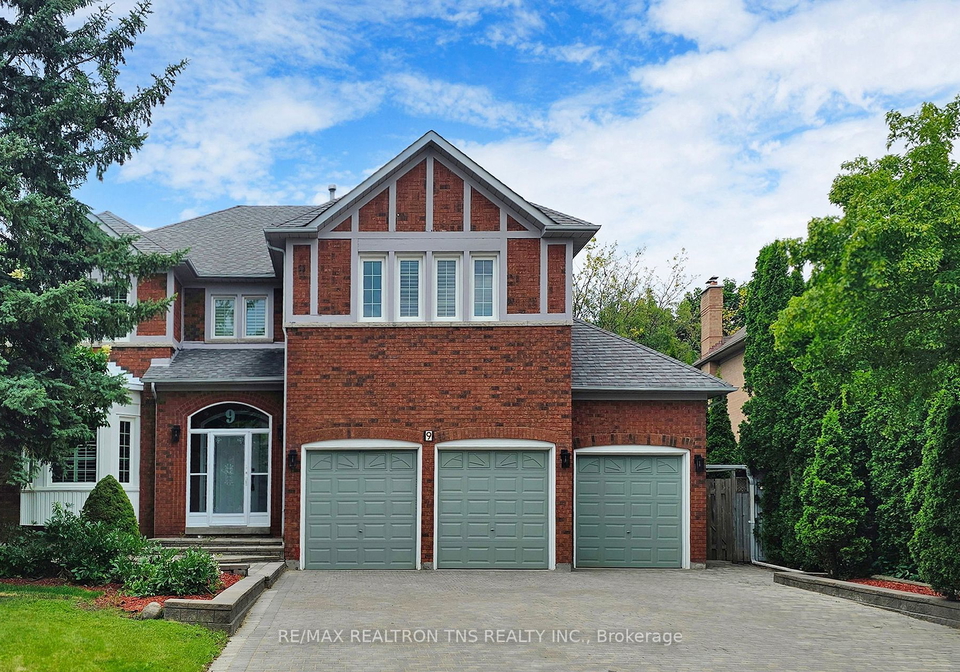 9-delevan-court-richmond-hill-ontario-n8487460