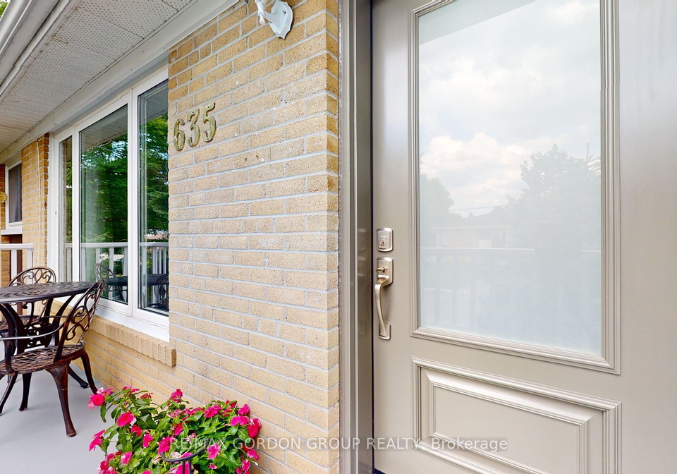 635-mountview-place-newmarket-ontario-n9034873