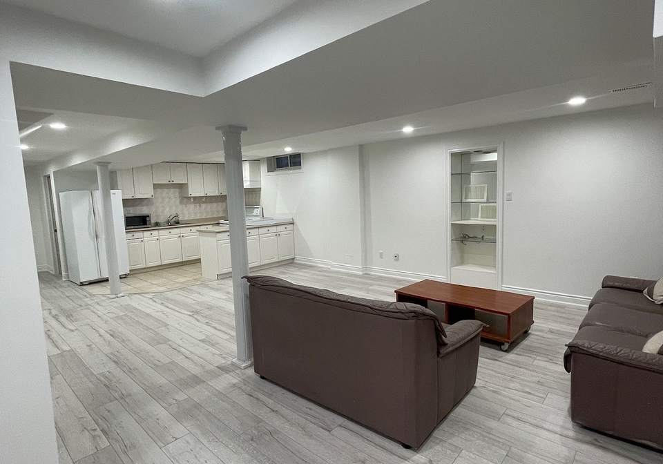 8-hearthstone-crescent-richmond-hill-ontario-n9054119