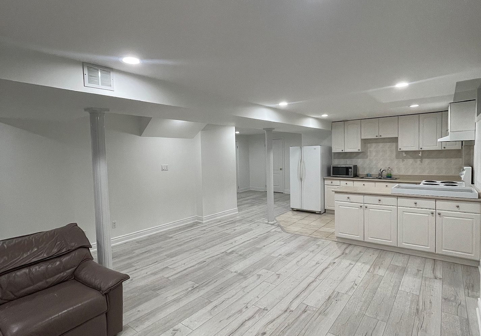 8-hearthstone-crescent-richmond-hill-ontario-n9054119
