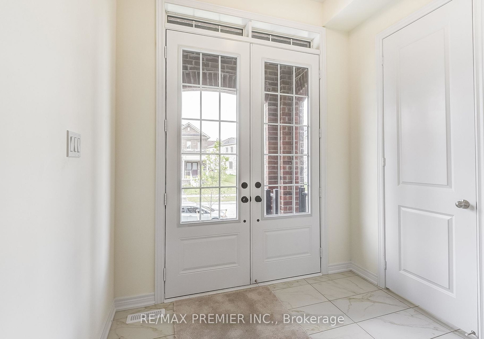219-fallharvest-way-whitchurch-stouffville-ontario-n9255835