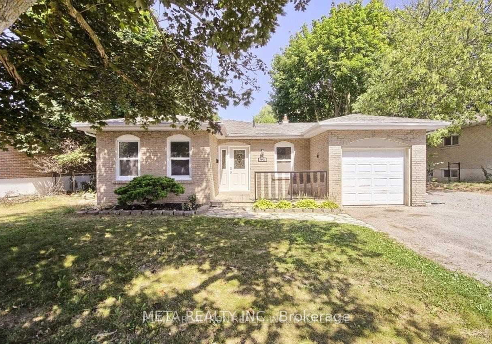 1043-lemar-road-newmarket-ontario-n9859427