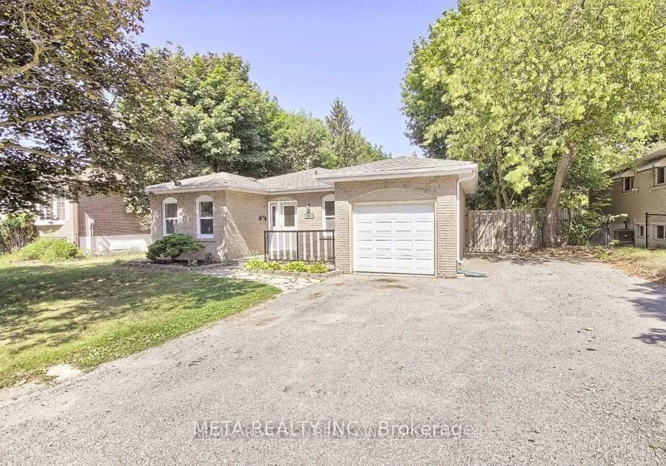 1043-lemar-road-newmarket-ontario-n9859427