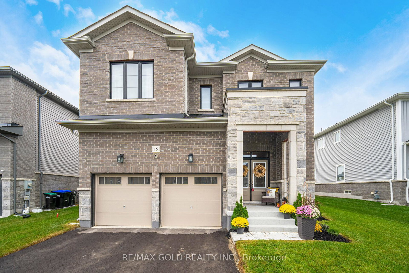 15-autumn-drive-wasaga-beach-ontario-s11904471