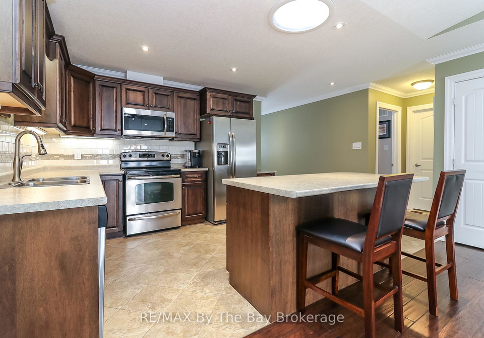 1-garden-grove-crescent-wasaga-beach-ontario-s11970367