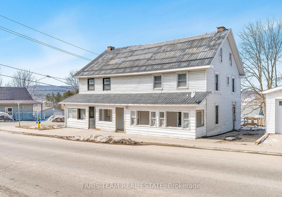 61-robert-street-w-penetanguishene-ontario-s11997862