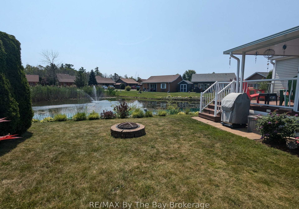 6-huron-circle-wasaga-beach-ontario-s12031129