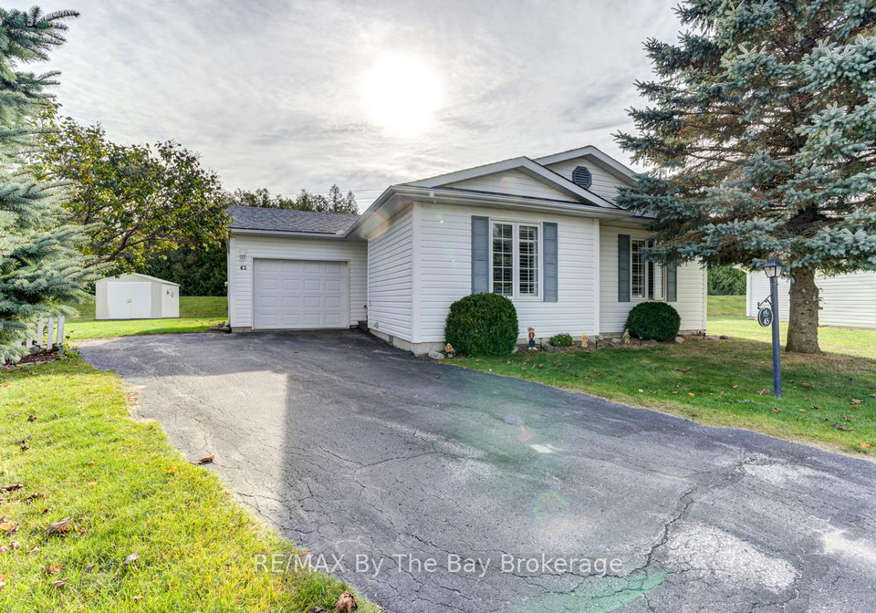 45-pennsylvania-avenue-wasaga-beach-ontario-s12033481