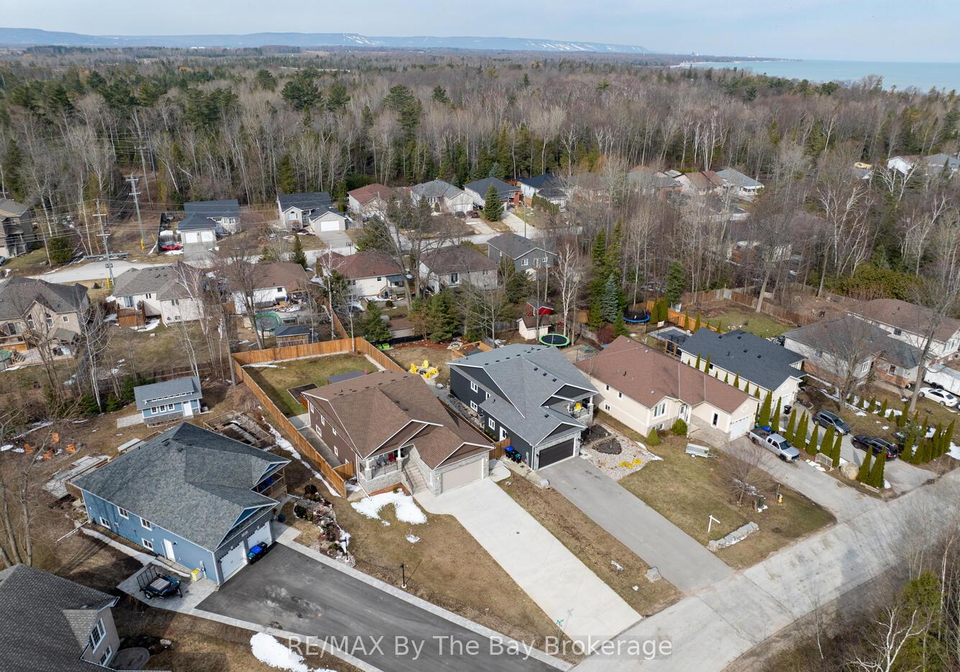 104-61st-street-s-wasaga-beach-ontario-s12080941