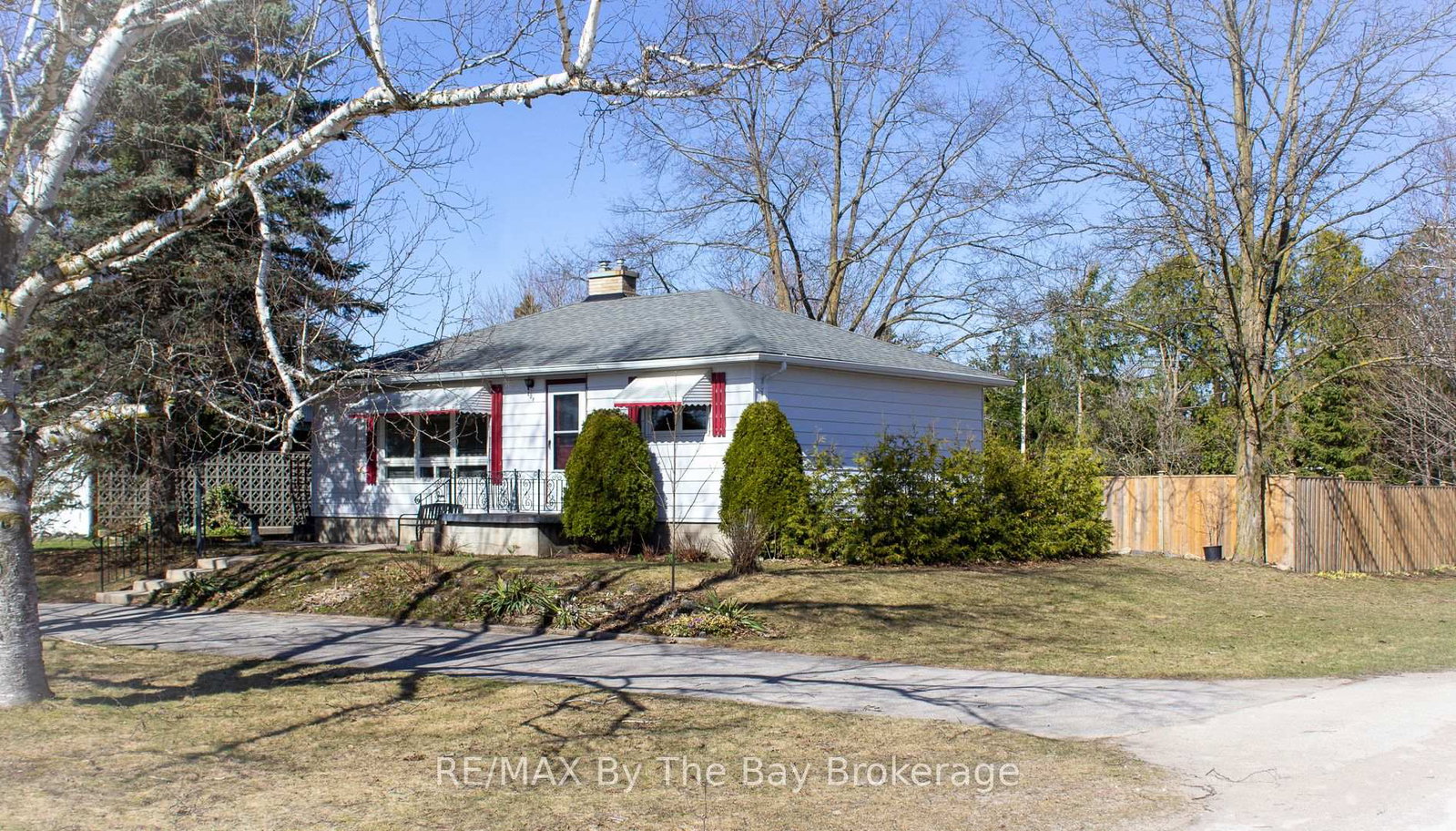 208-jane-street-clearview-ontario-s12089815
