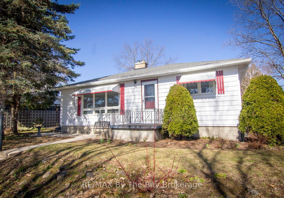 208-jane-street-clearview-ontario-s12089815