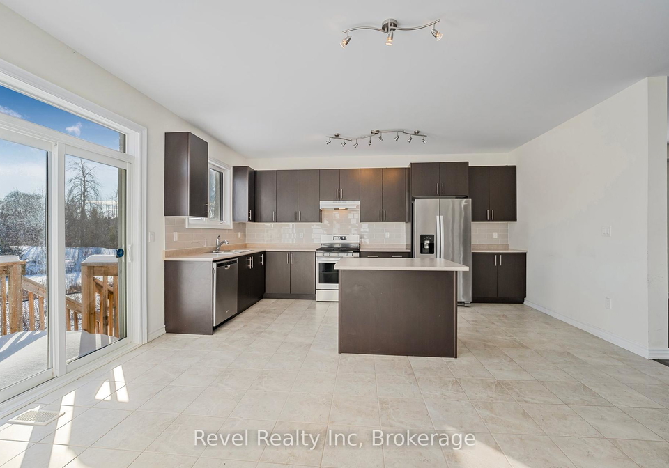 27-pearl-street-wasaga-beach-ontario-s12090543