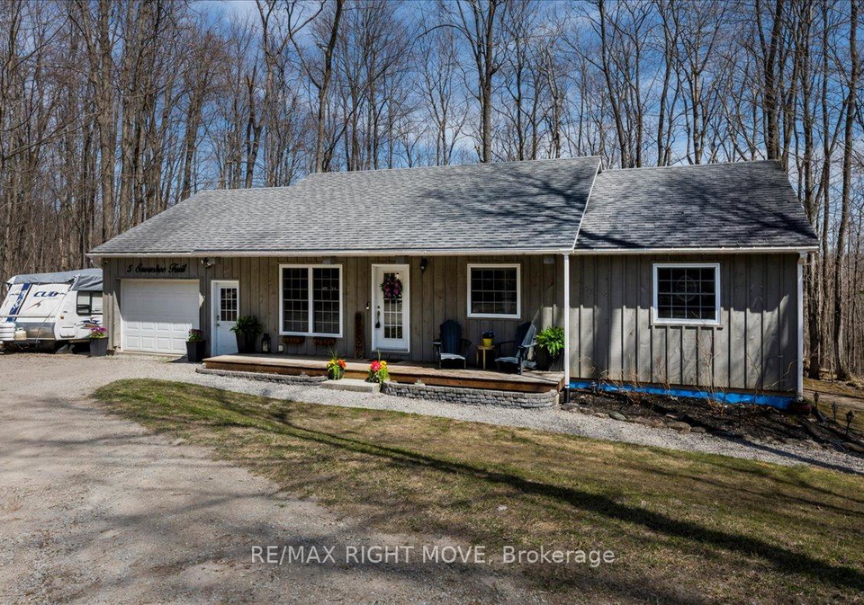 5-snowshoe-trail-oro-medonte-ontario-s12104419