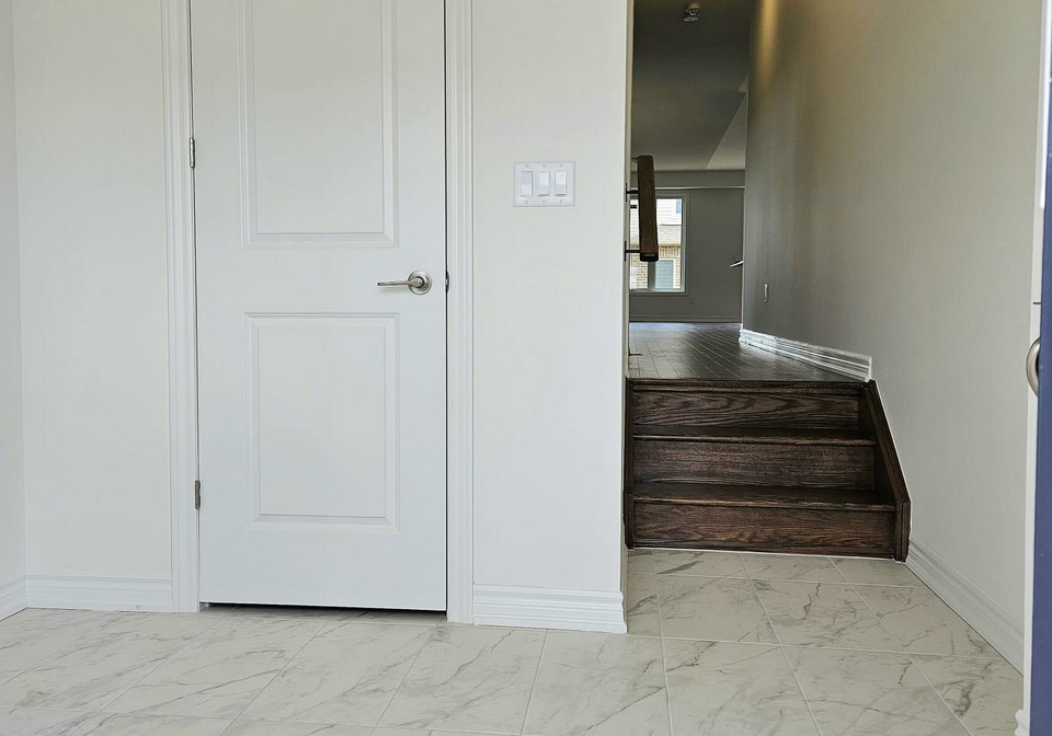 16-west-oak-trail-barrie-ontario-s12106880