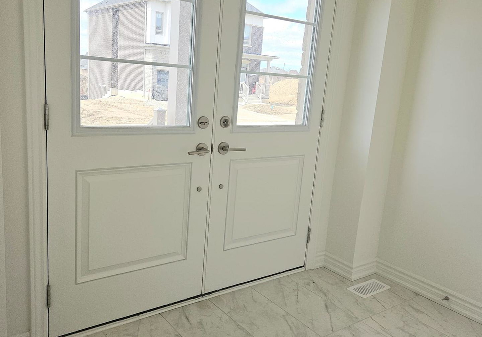 16-west-oak-trail-barrie-ontario-s12106880