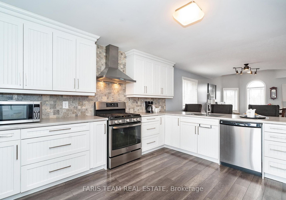 126-hanmer-street-e-barrie-ontario-s12116518