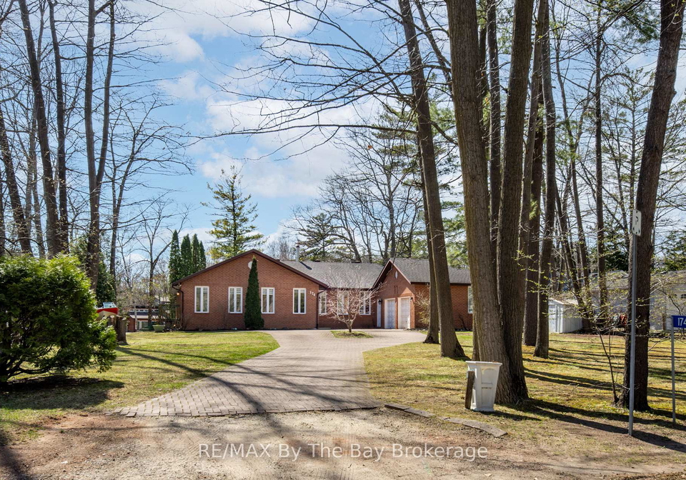 174-32nd-street-s-wasaga-beach-ontario-s12121389