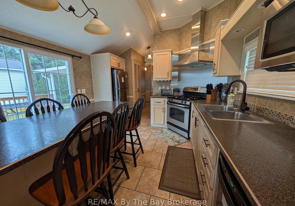 40-temagami-trail-wasaga-beach-ontario-s12122233