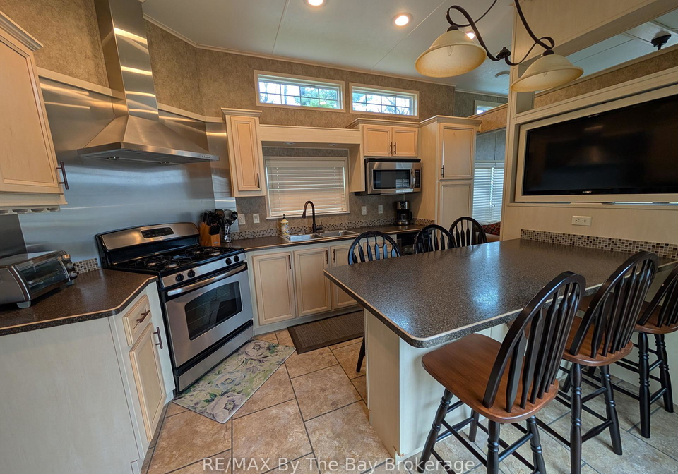 40-temagami-trail-wasaga-beach-ontario-s12122233