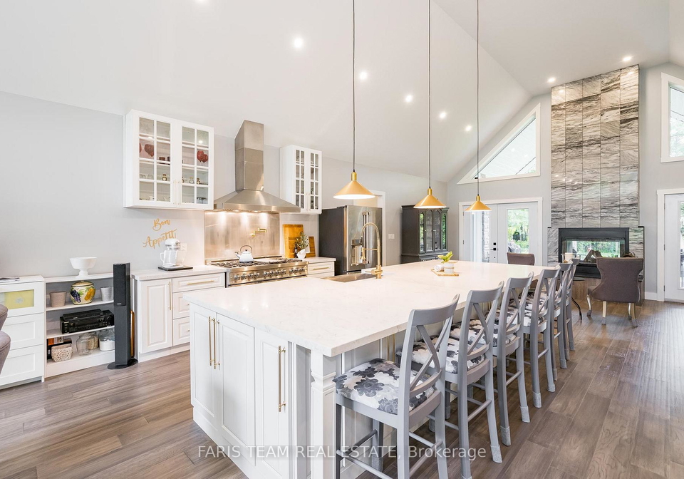 94-42nd-street-s-wasaga-beach-ontario-s12125301