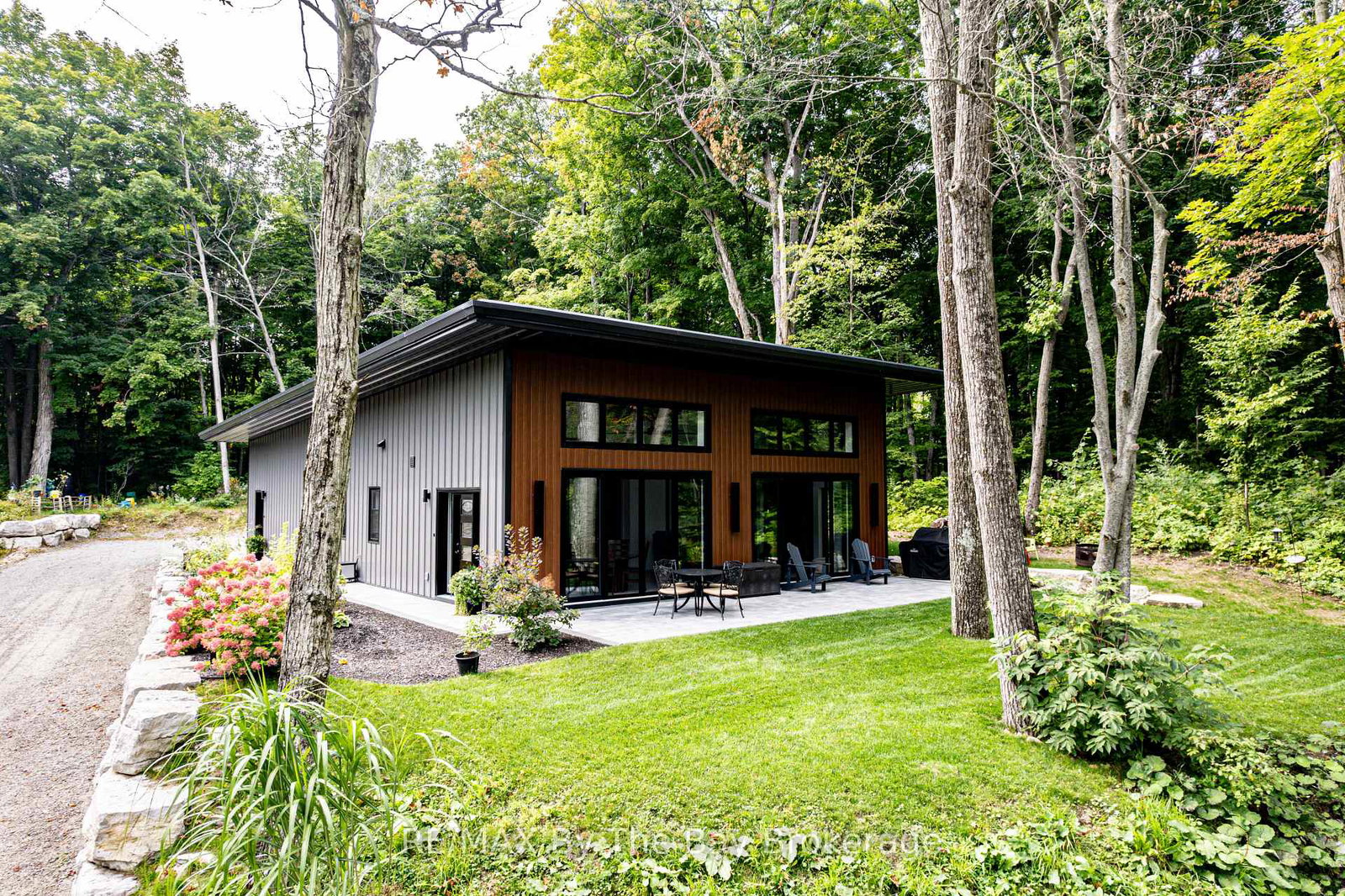 1584-champlain-road-tiny-ontario-s12126466