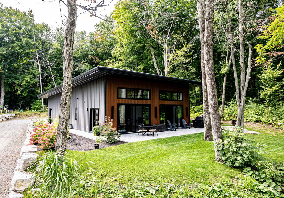 1584-champlain-road-tiny-ontario-s12126466