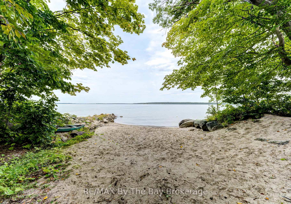 1584-champlain-road-tiny-ontario-s12126466