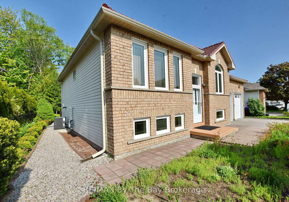 109-silver-birch-avenue-wasaga-beach-ontario-s12127349